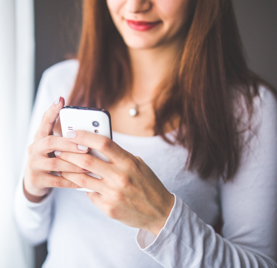 women with smartphone